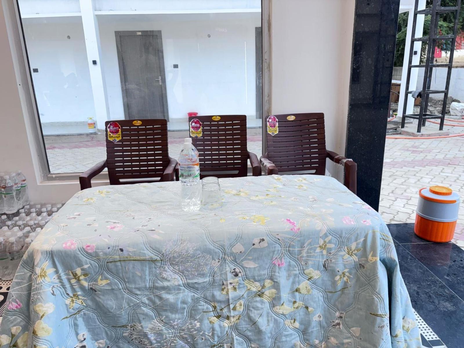 Hotel Omkar Palace Ayodhya Zewnętrze zdjęcie