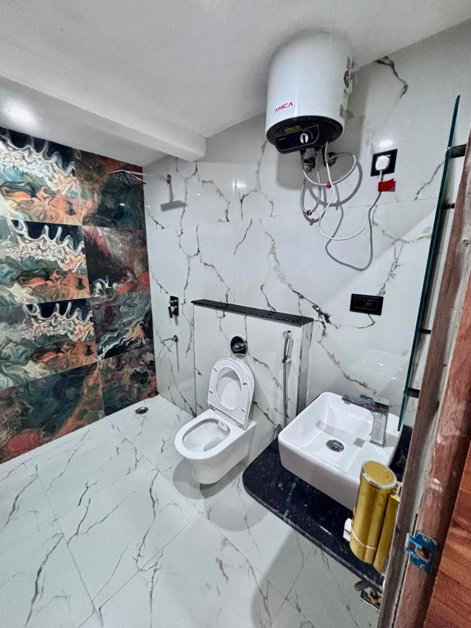 Hotel Omkar Palace Ayodhya Zewnętrze zdjęcie